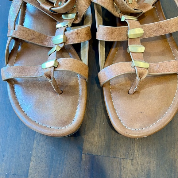 Sofft “Rio” Studded Leather Gladiator Sandals - Picture 7 of 10